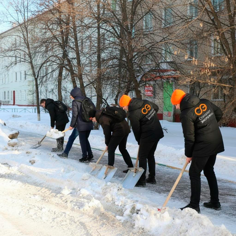 Уборка снега с крыш и территорий в Усмани